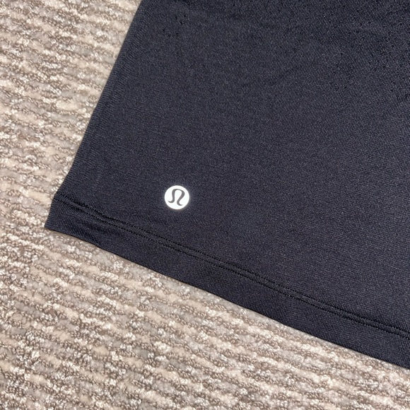 Lululemon train to be tee - Picture 3 of 3